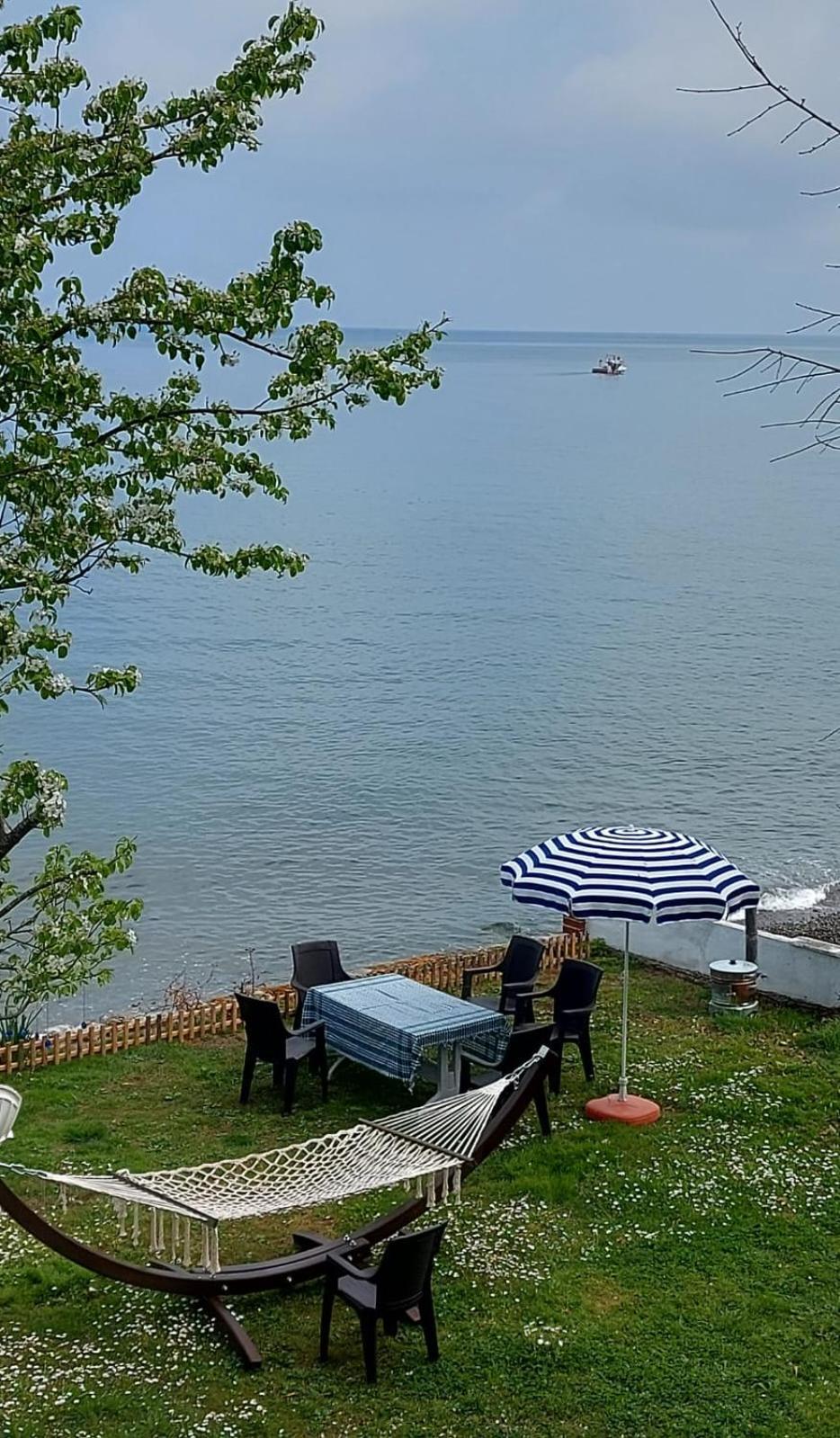 Seafront By The Sea And With A And With Big Garden * Rize